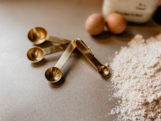 Cuillère doseuse : contenances, matières et équivalences