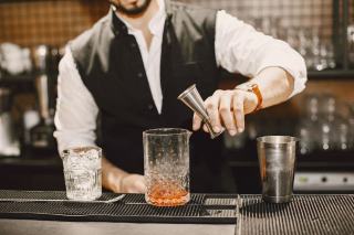 Doser un cocktail : cl, oz et proportions des grands classiques