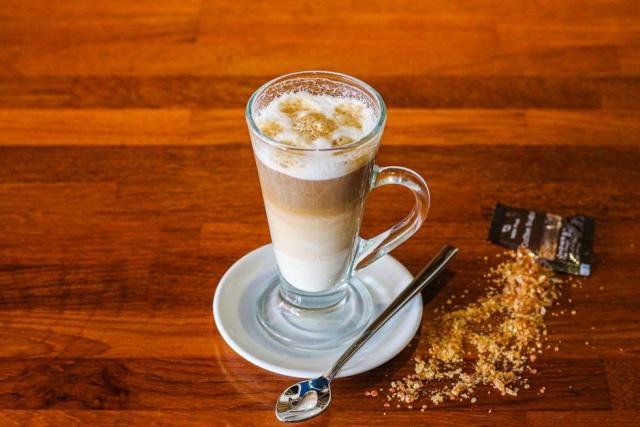 Verre doseur café : maîtriser les ratios d'eau et de lait